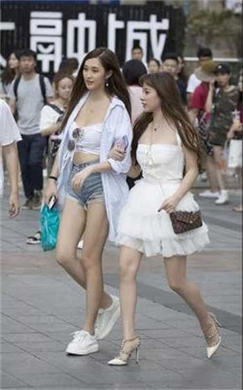 为女儿上学陪校长图片