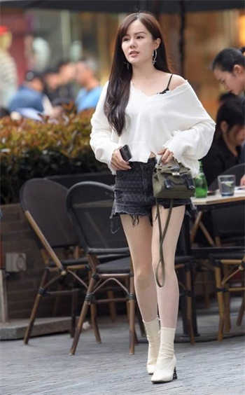 快手红绳小妹真实名字