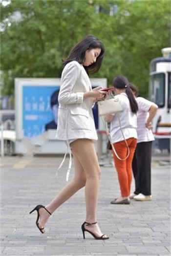 初中生穿舞蹈服图片