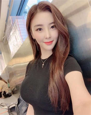 艺术体操一字马图片