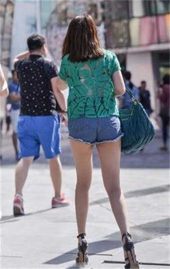 寝室一人战六女王炳坤