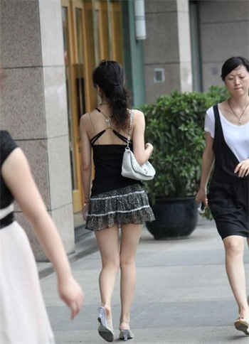 趁朋友喝醉上他老婆电影