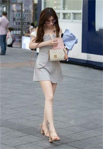 sw四个女的