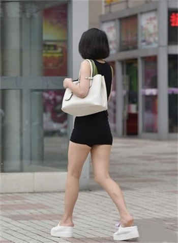 日本街头扒乳罩视频