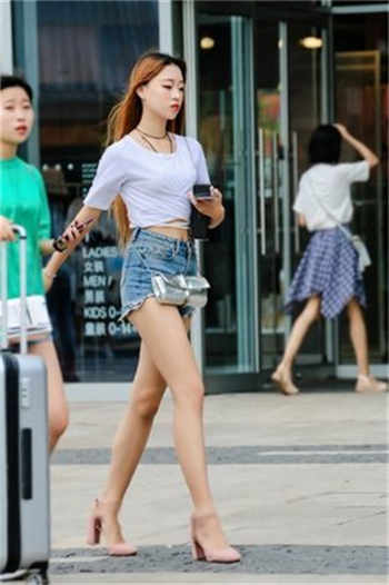 女社长背叛丈夫的代中文