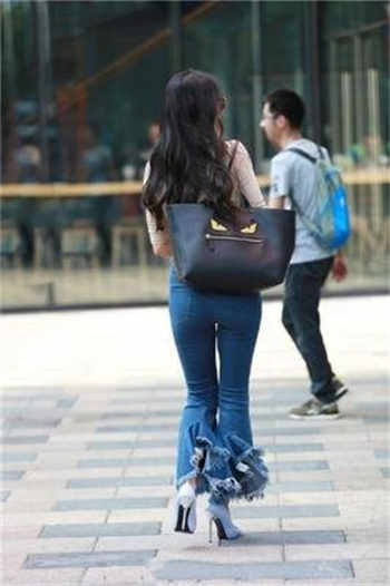 动漫百合磨豆腐图片