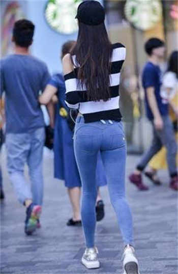美团外卖小哥和一个男子