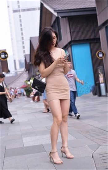 冷艳冰霜的妈妈林琳