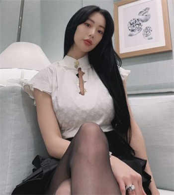 教舞蹈的妈妈3d画