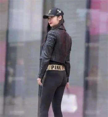 街拍第一站阿姨薄丝