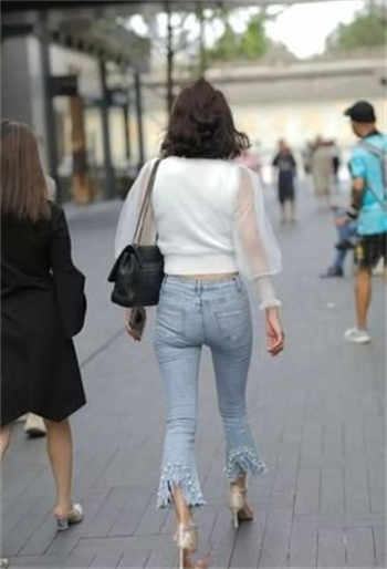 对丈夫谎称加班的妻子电影
