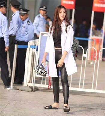 最美车模李凉凉