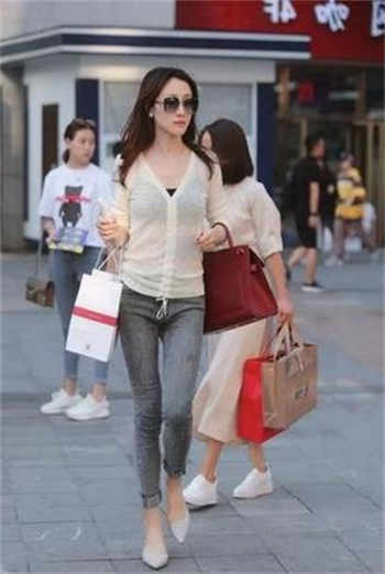 天体野营真人秀图片
