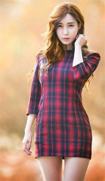 卖房女销售员视频