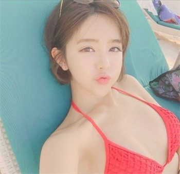 李yoyo是谁